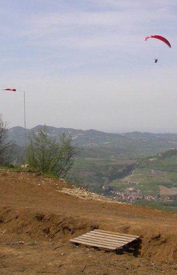 In volo a Ca\' del Monte