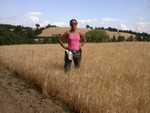 Nel grano al lago di Bolsena